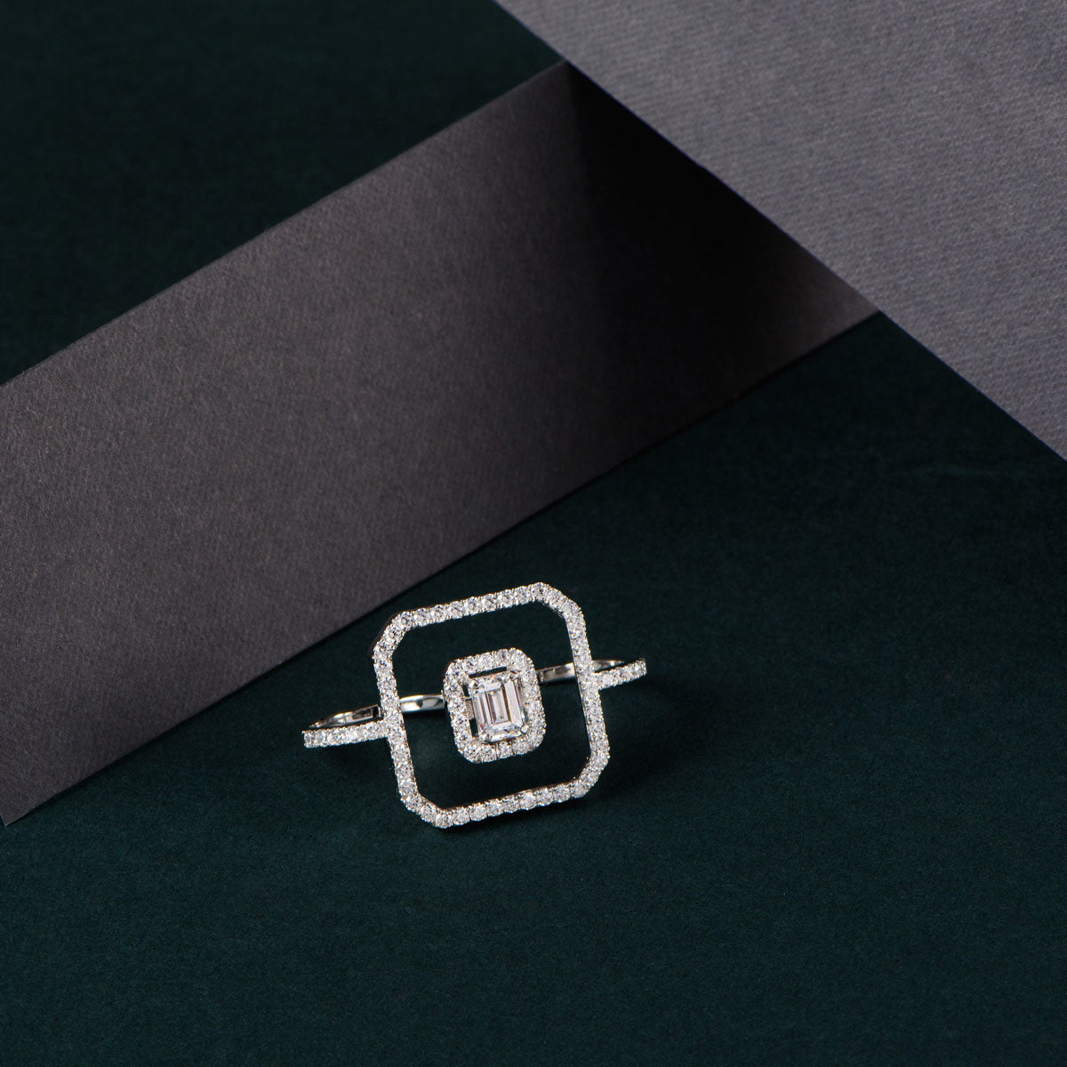 The Illusion Ring