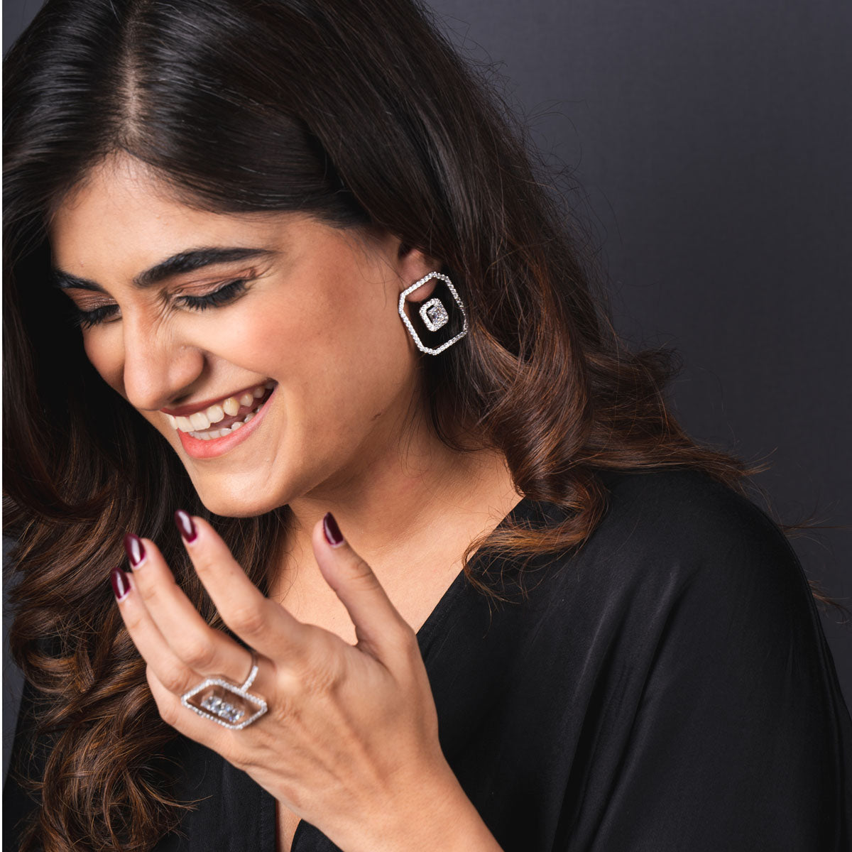 The Floating Emerald earrings