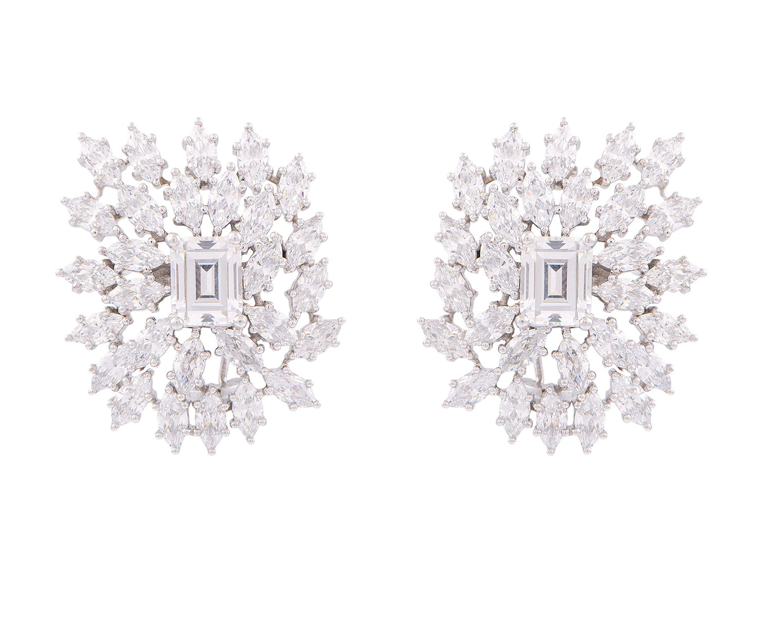 The Solitaire Splash Studs